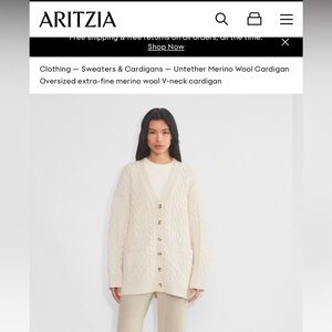 Aritizia Merino Wool Cardigan
Oversized extra-fine merino wool V-neck cardigan